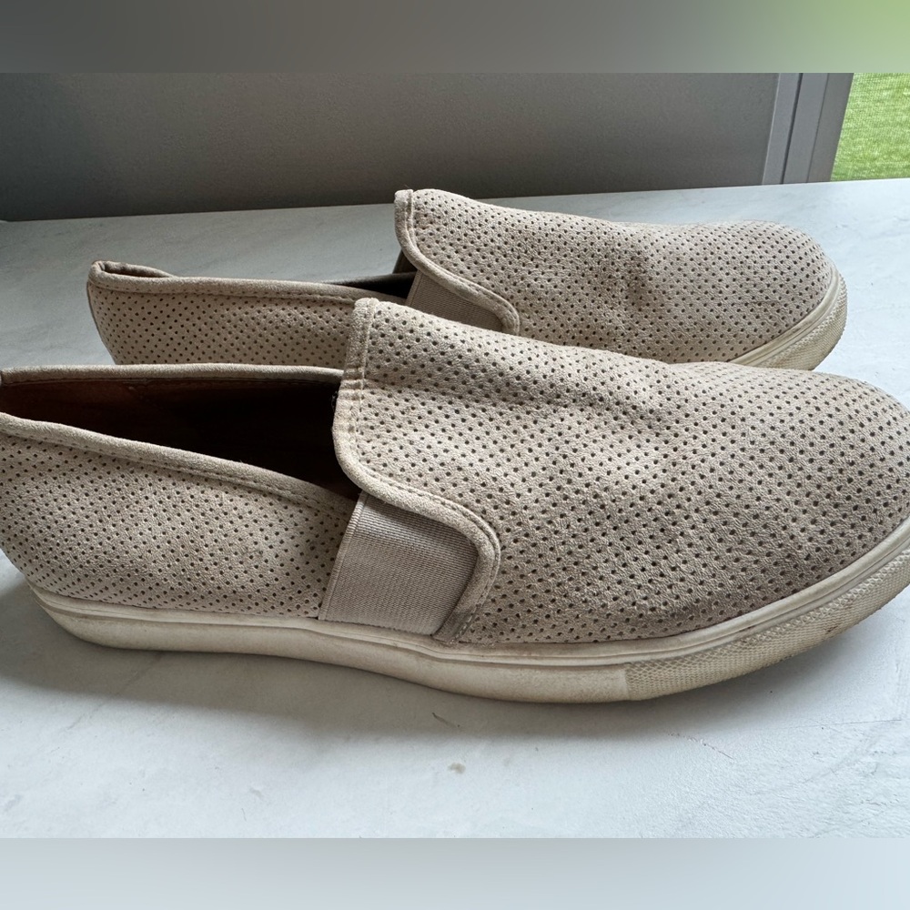 Nude Steve Madden Slip On Sneakers Size 9